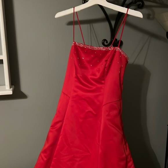 Elegant and Classy Red Formal dress- size 11/12-Prom season is coming!! - Picture 1 of 11